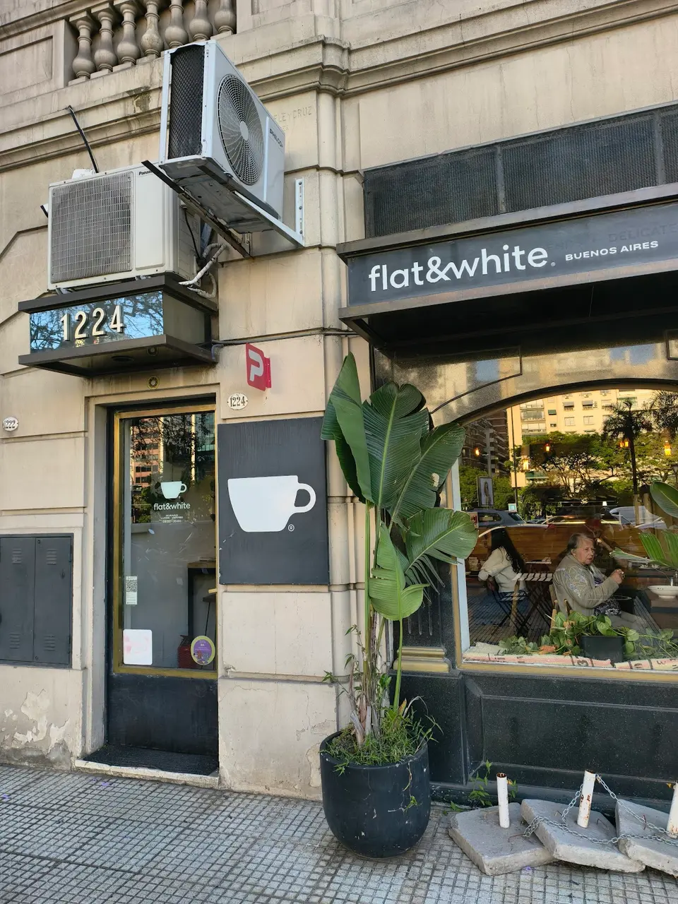 flat&white (sucursal cerrito), Buenos Aires