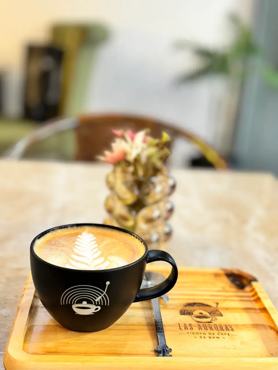 Las Auroras café photo 1
