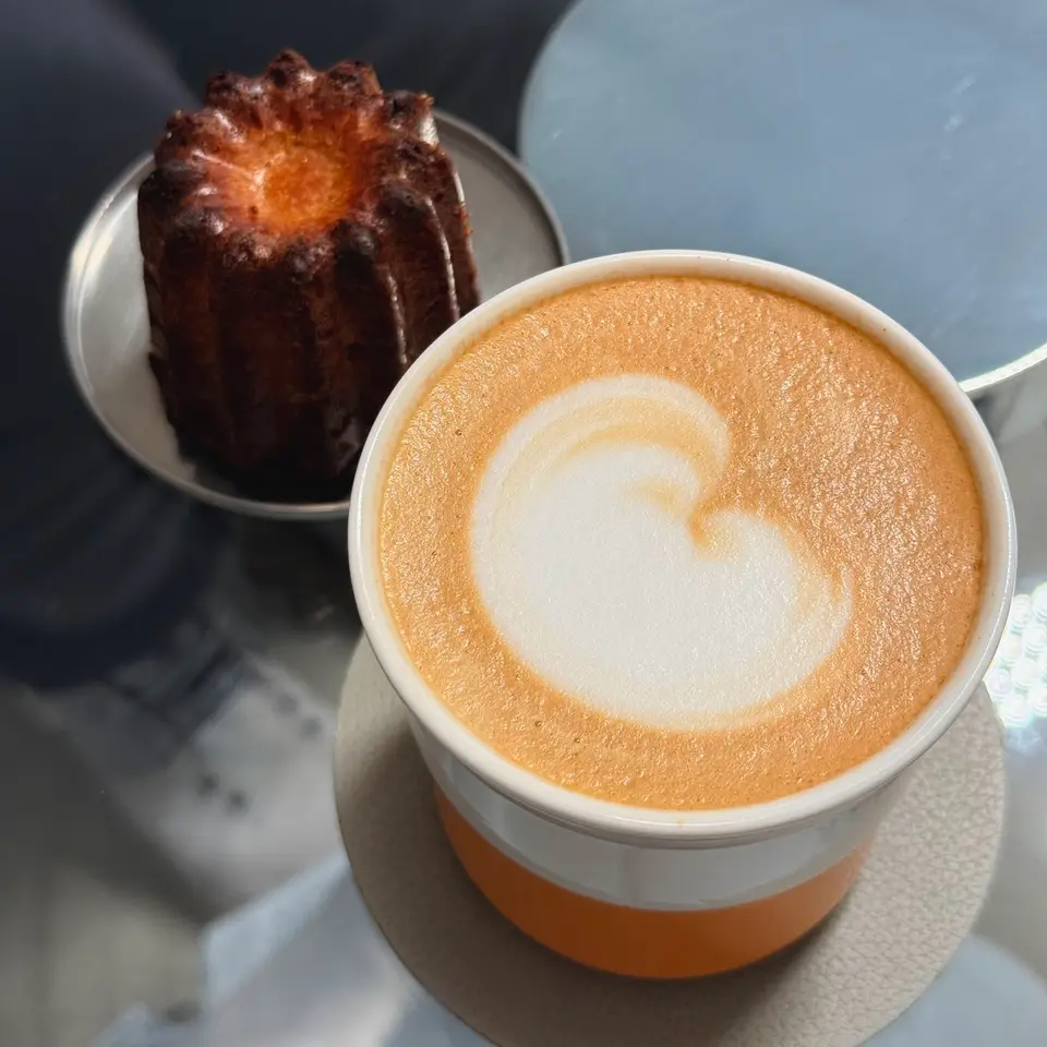 April Coffee Store & Showroom photo 4